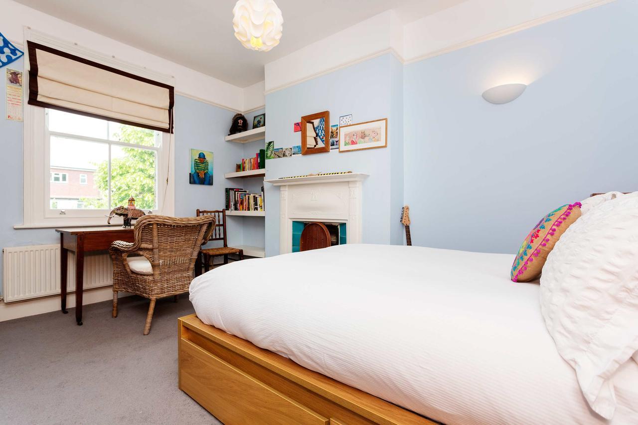 Veeve - West Escape * London