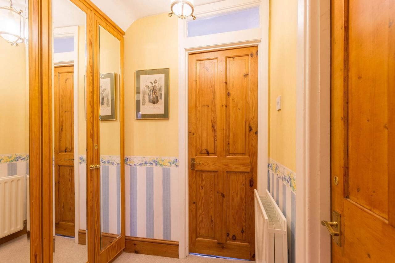 New Cosy 2 Bedroom Detached House West Finchley Apartment