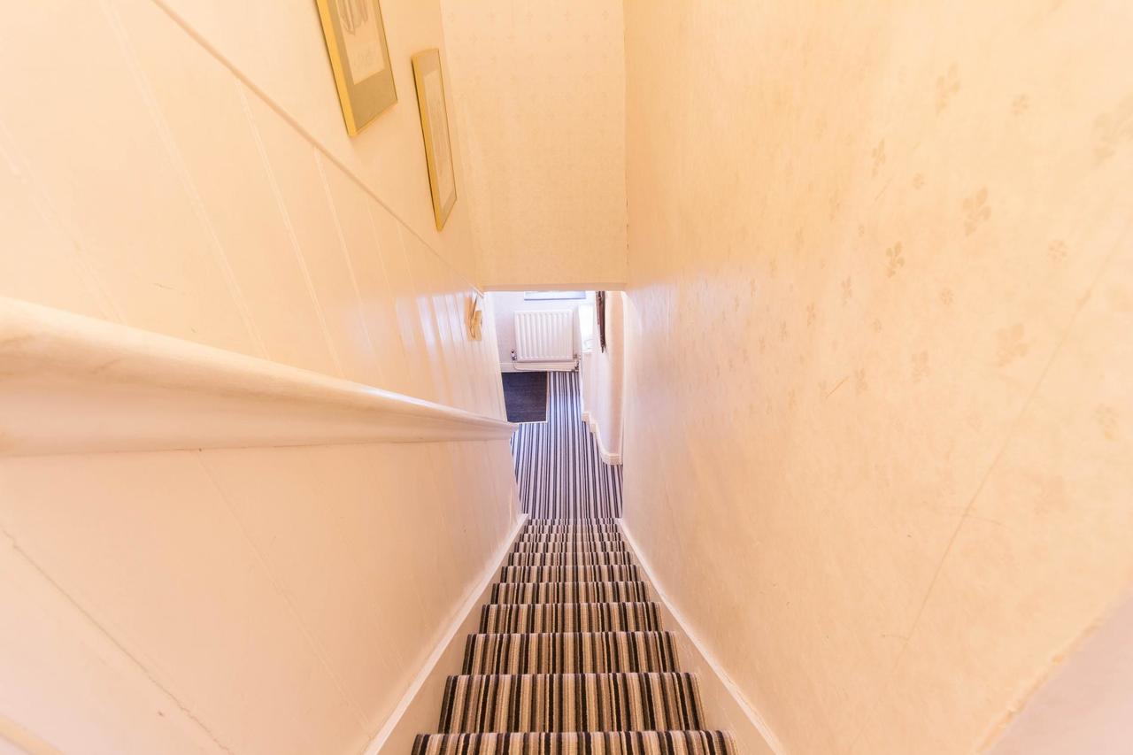New Cosy 2 Bedroom Detached House West Finchley London