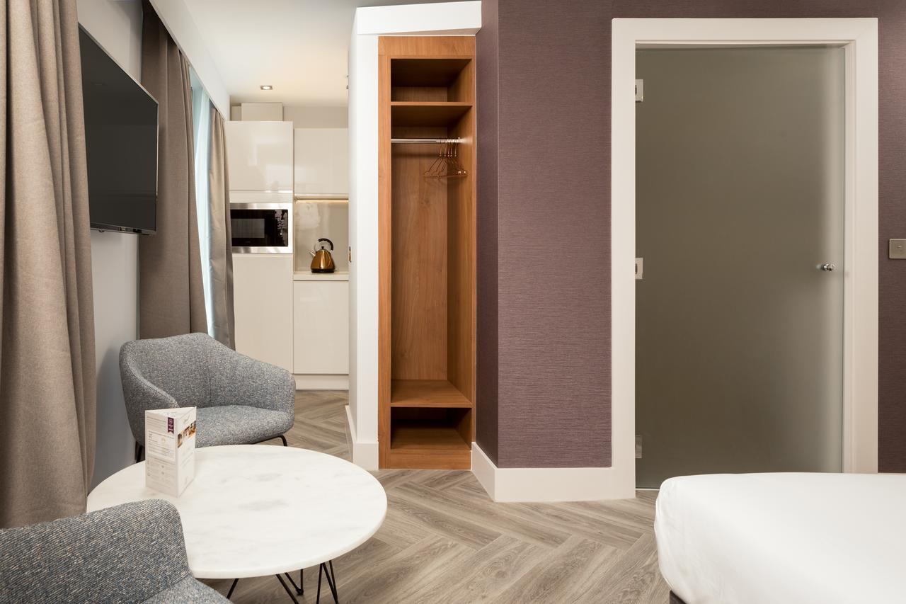 Roomzzz Stratford 4* Londen