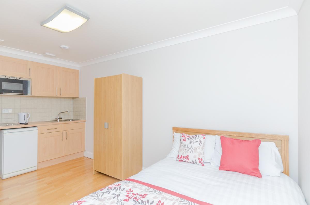 Courtfield Apartment *