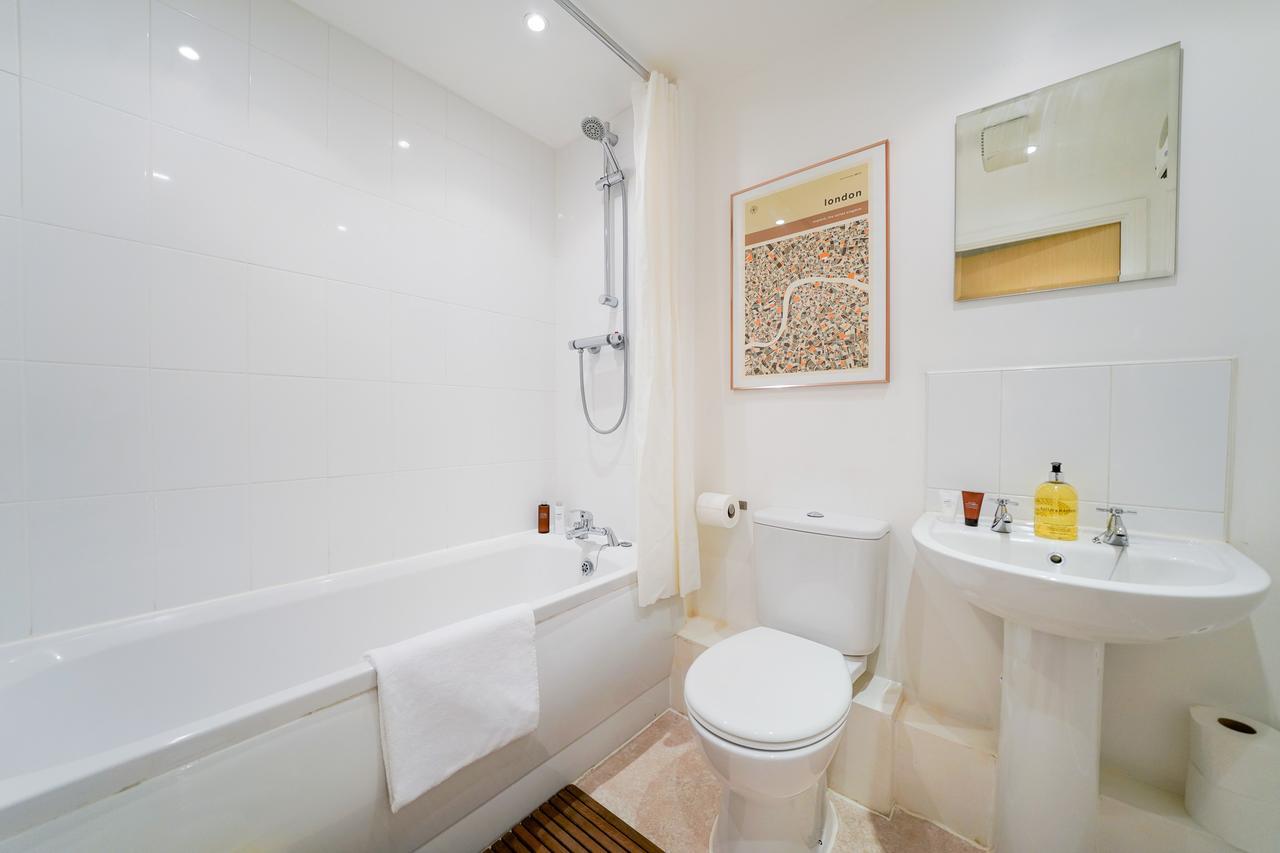 Modern Flat In A Great Location Apartment London