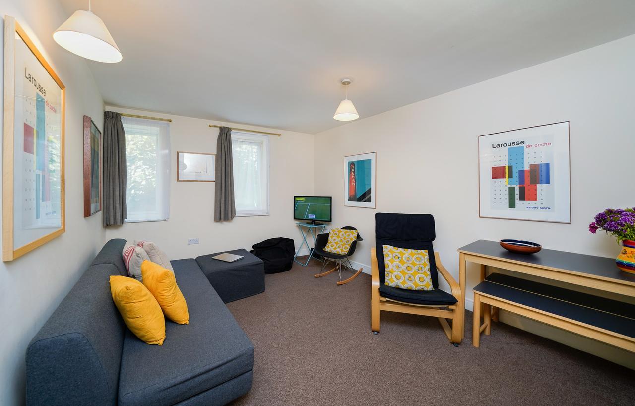 Modern Flat In A Great Location London