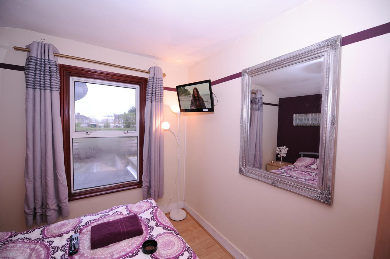 Kingward Guest house London