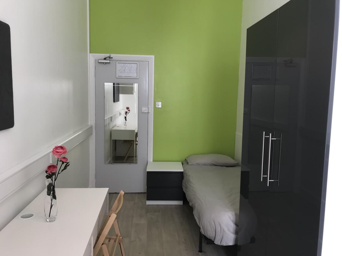 Hostal New Mansion House