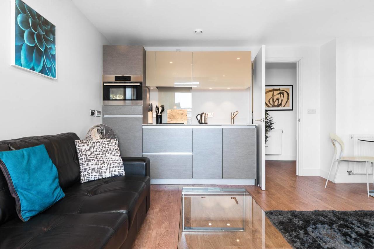 Apartamento Guestready - Perfect Studio With Balcony Londres