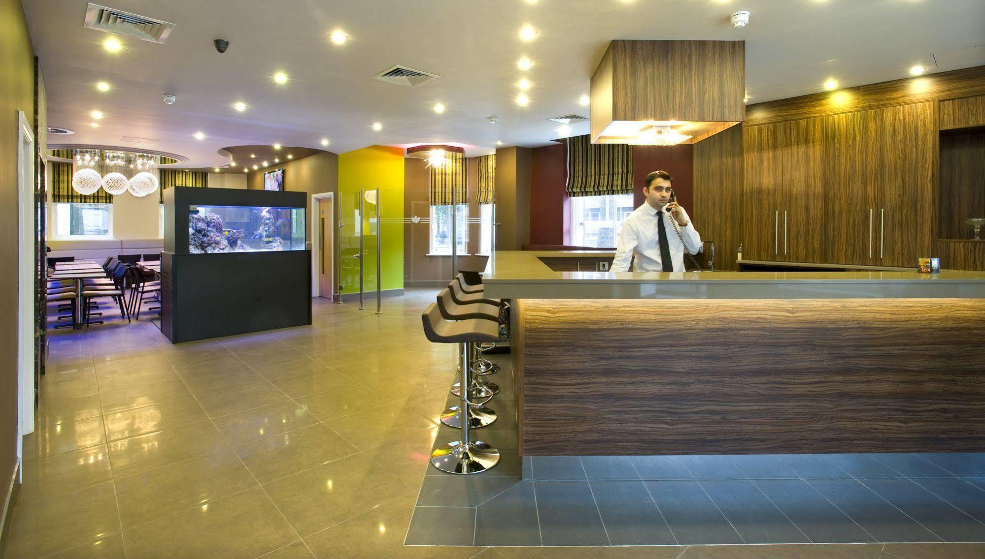 Eden Plaza Kensington 2*