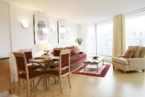 Marlin Empire Square Bridge Apartment