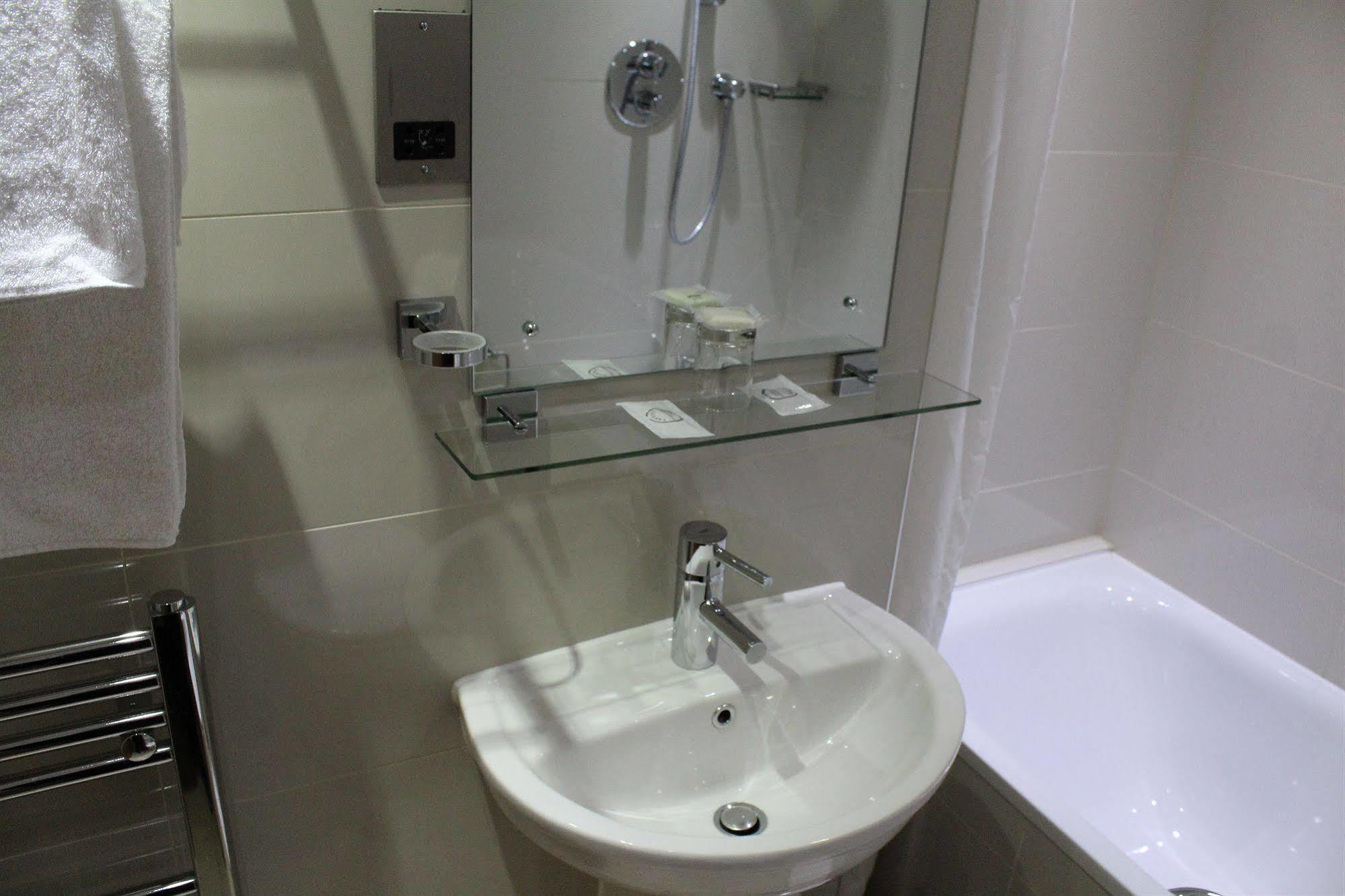 Hotel Regency Parkside