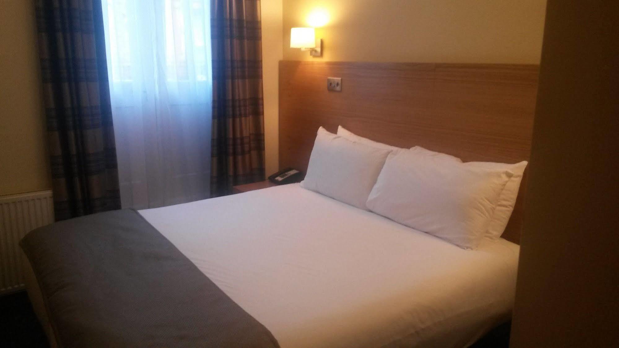 Regency Parkside Hotel