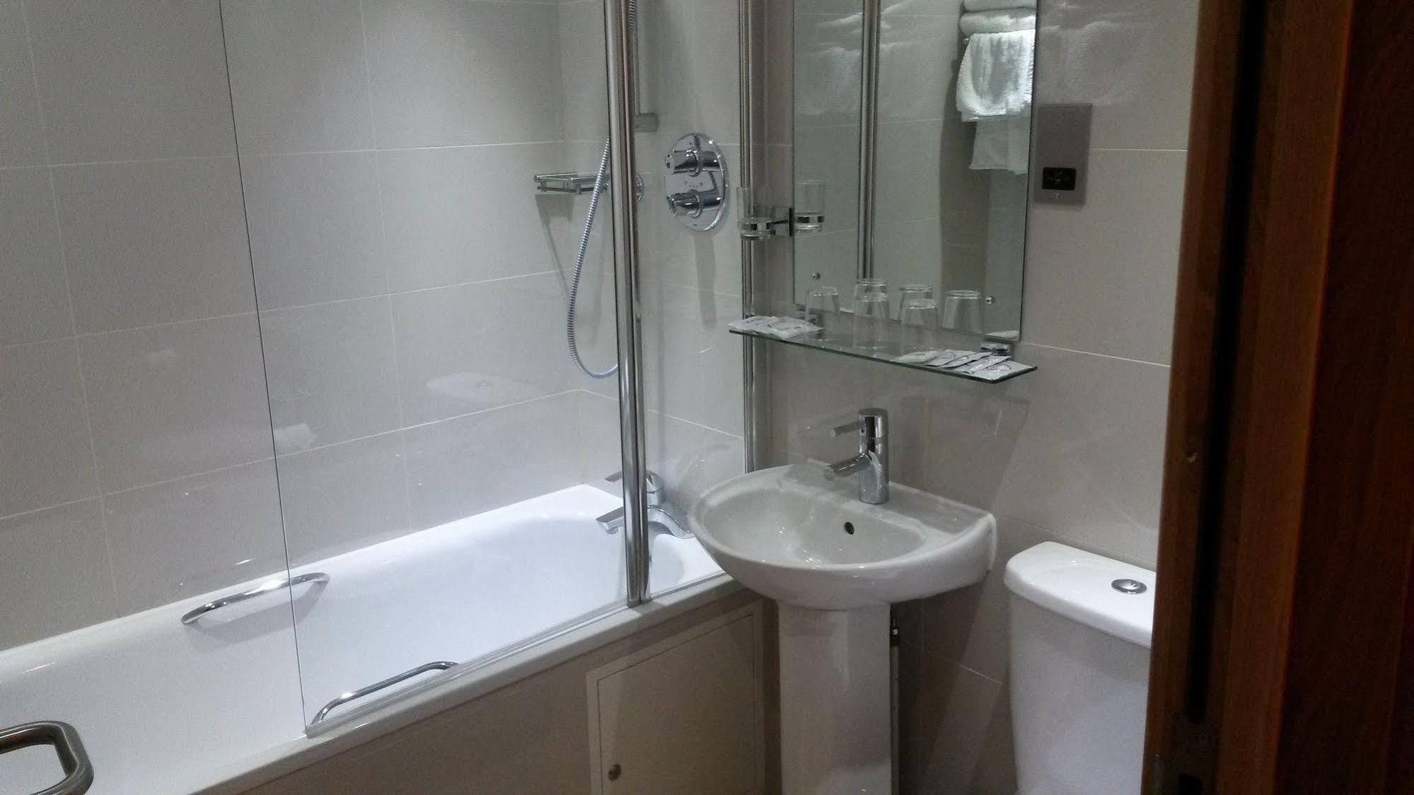 Hotel Regency Parkside 4*
