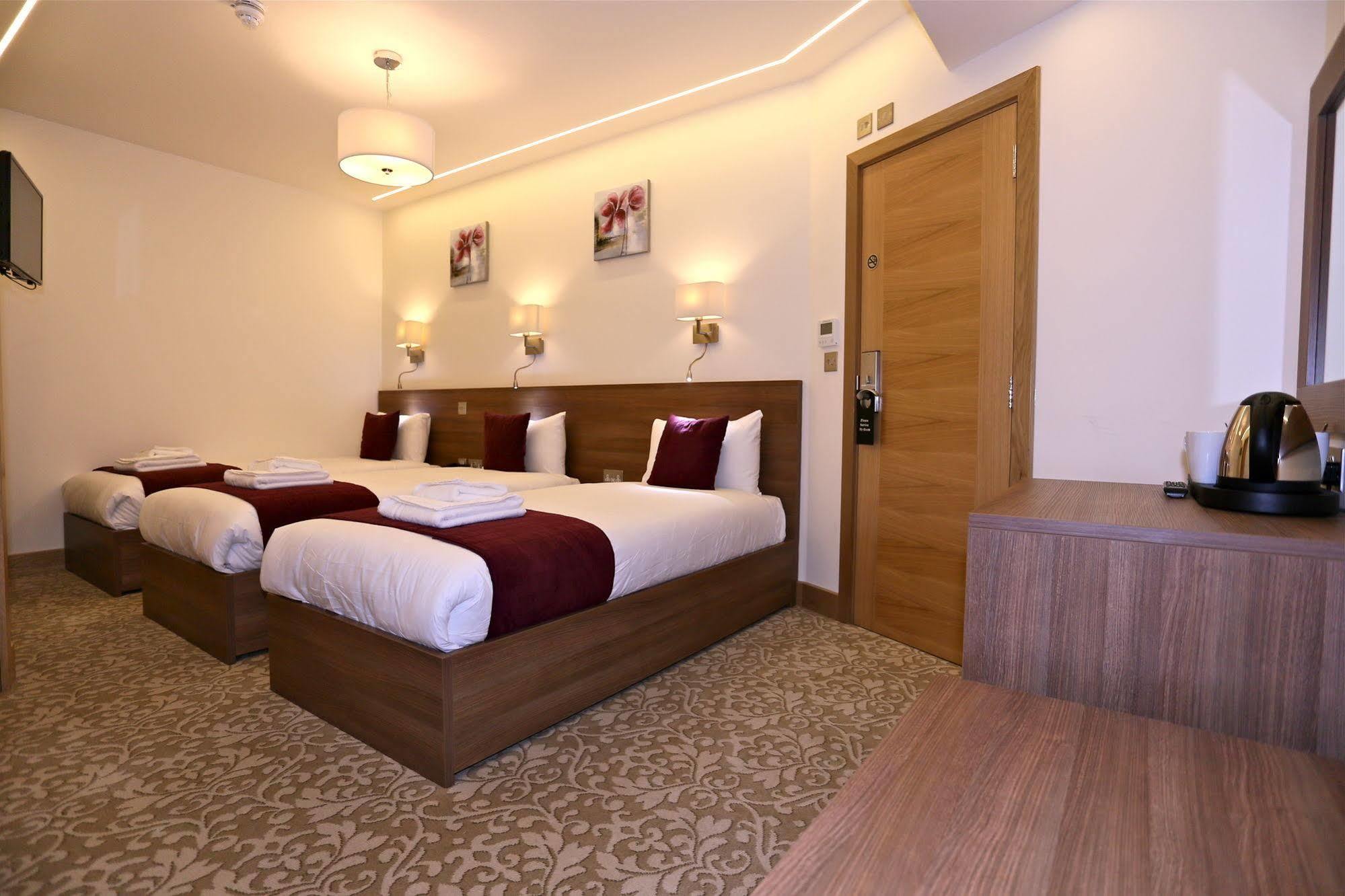 Kings Hotel 3*