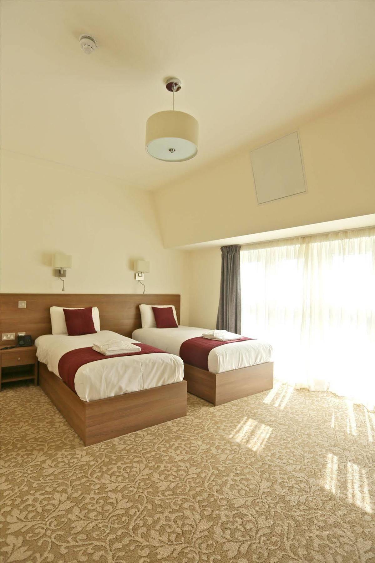 Kings Hotel London