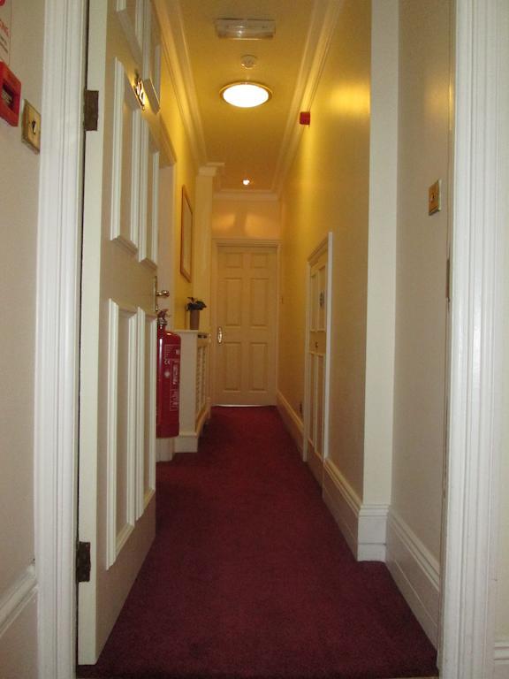 The Brompton Hotel 2*