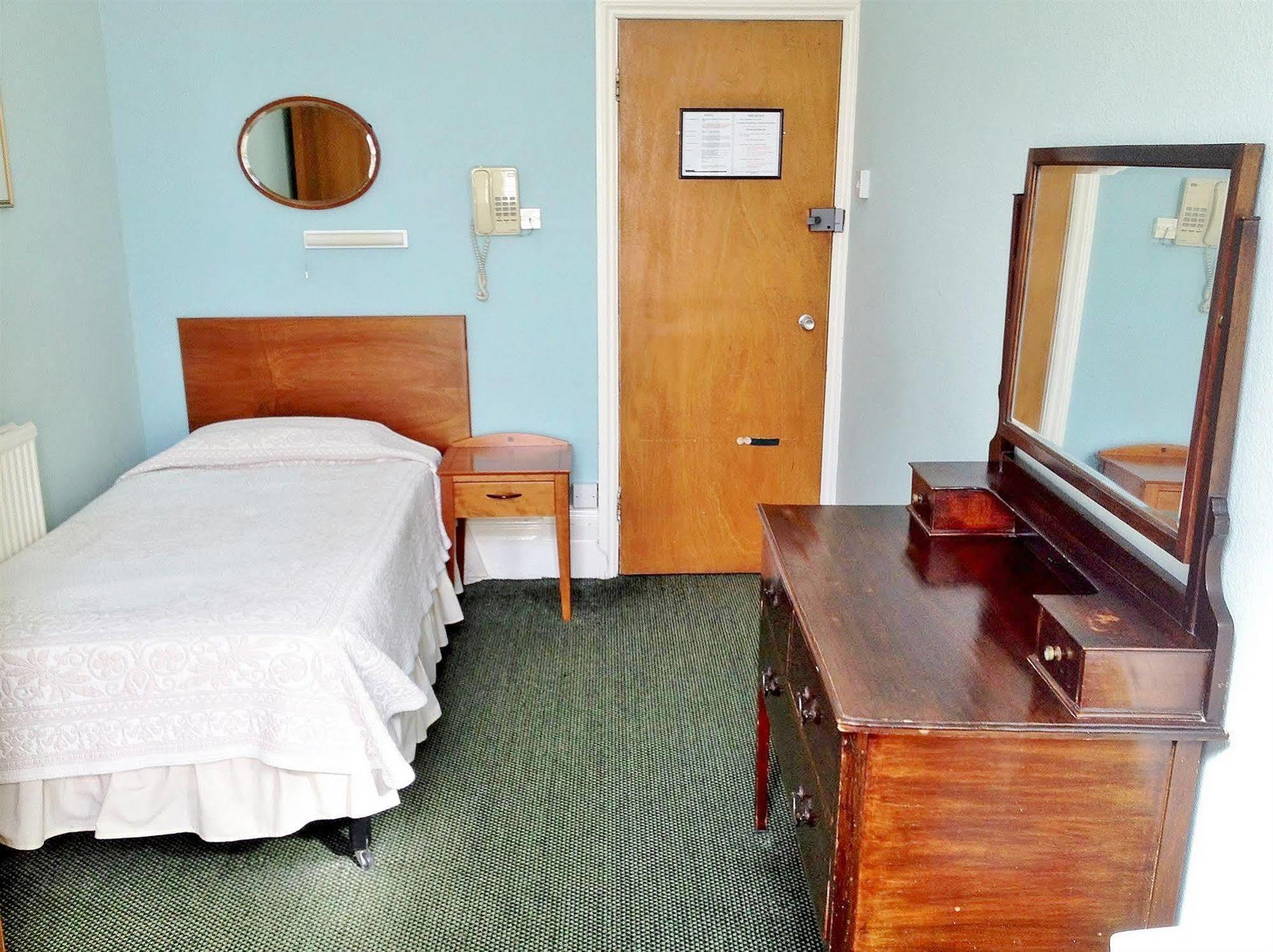Merlyn Court 2*