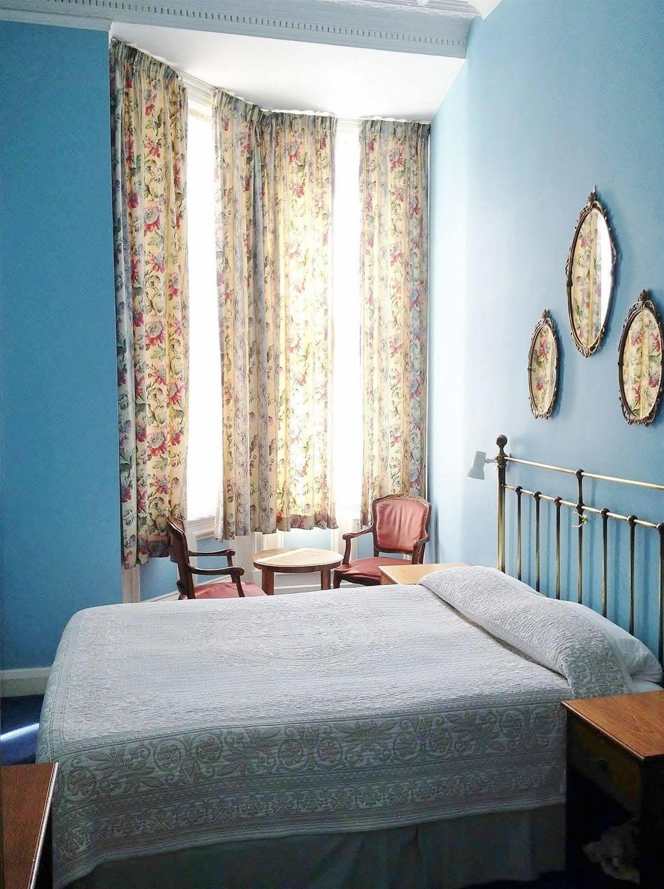 Merlyn Court 2*
