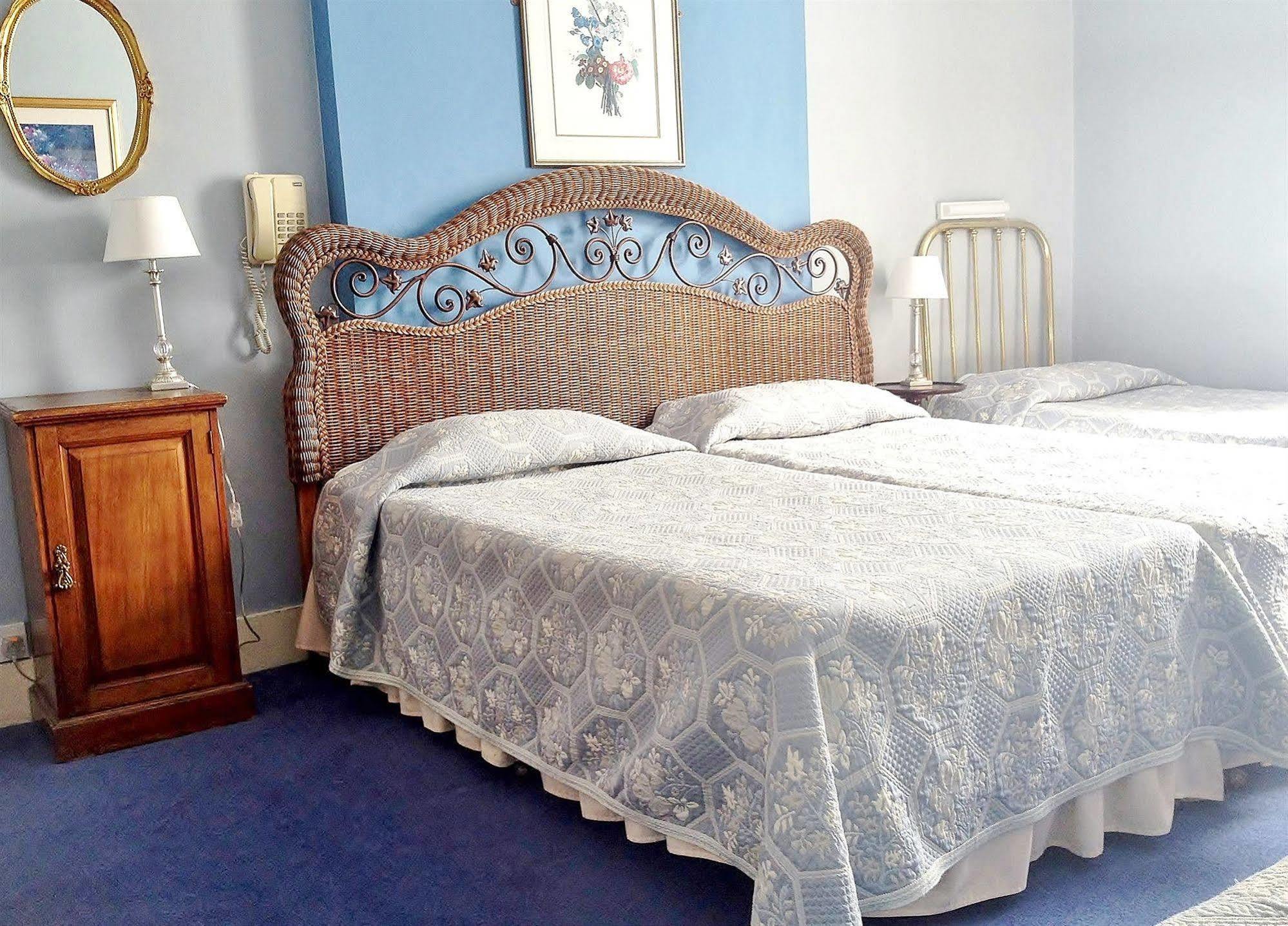 Merlyn Court 2* London