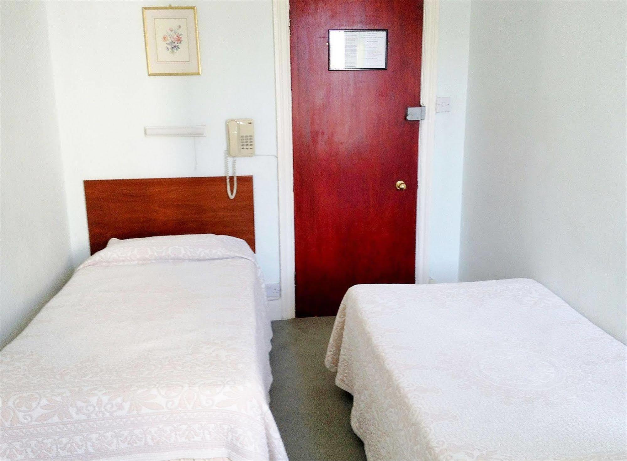 Merlyn Court 2* London