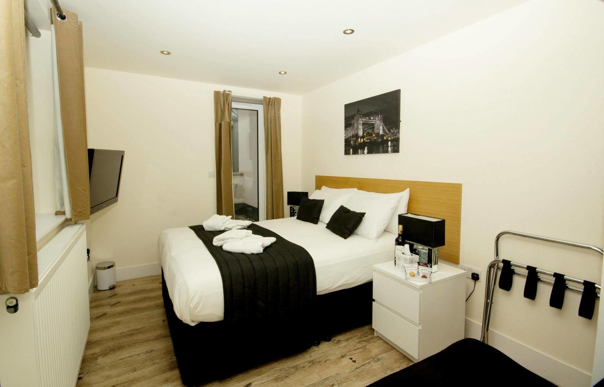 Finsbury Serviced Apartahotel 4*