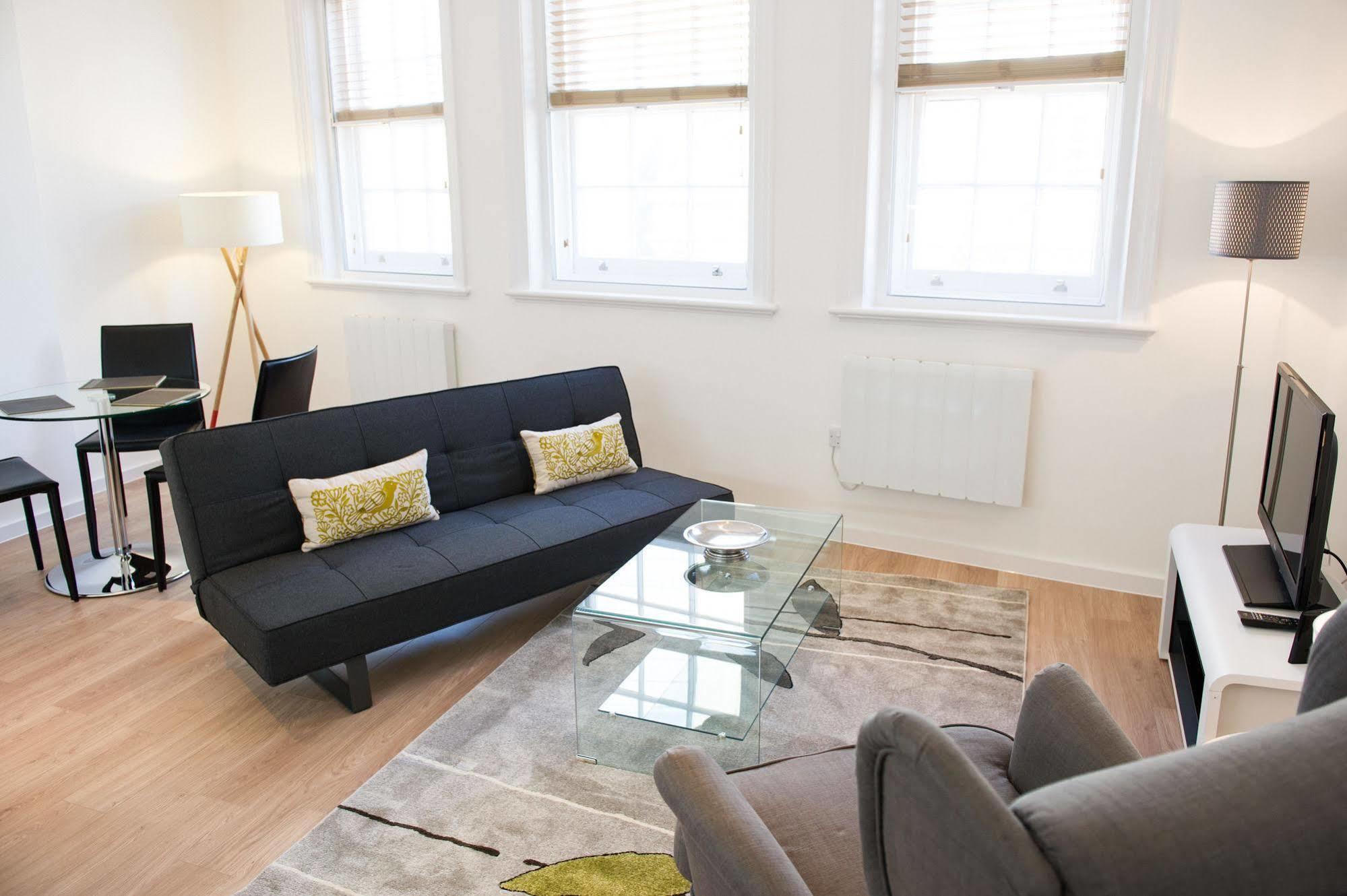 West End One Apartment *