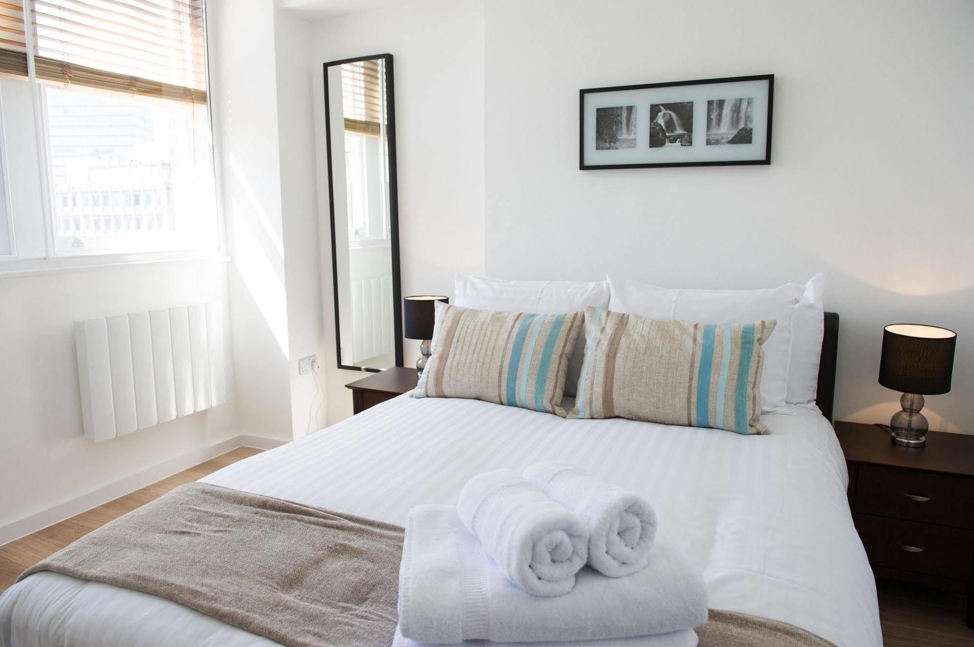 West End One Apartment *