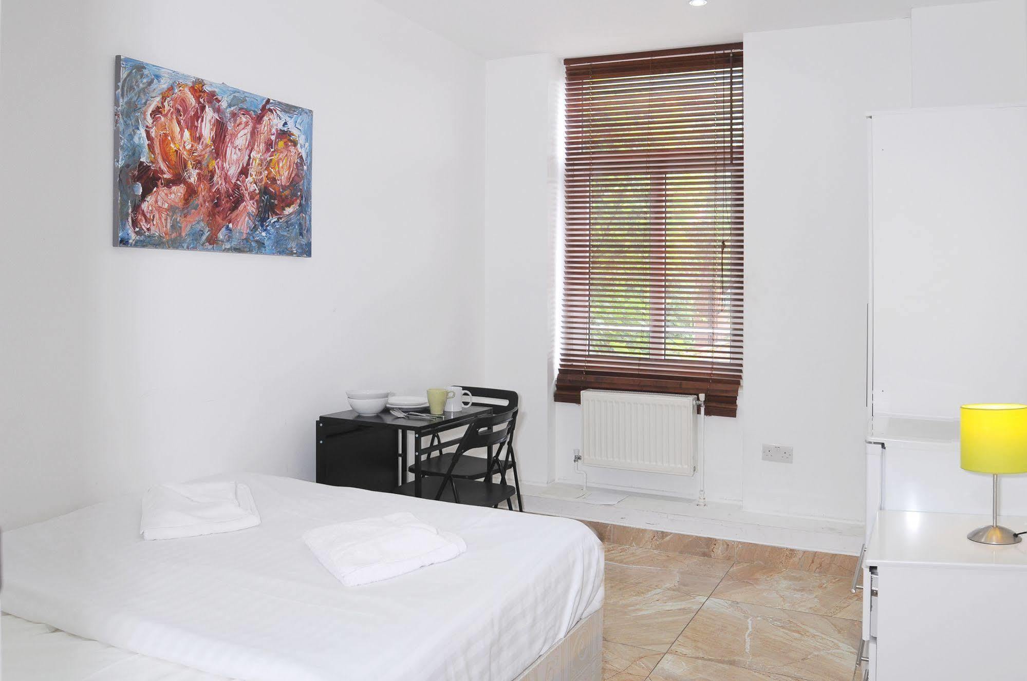 Abercorn House Hostel *