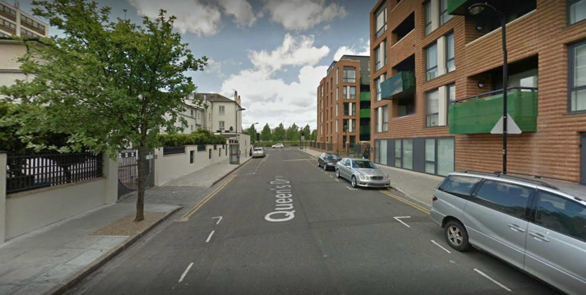 Queens Drive 3*
