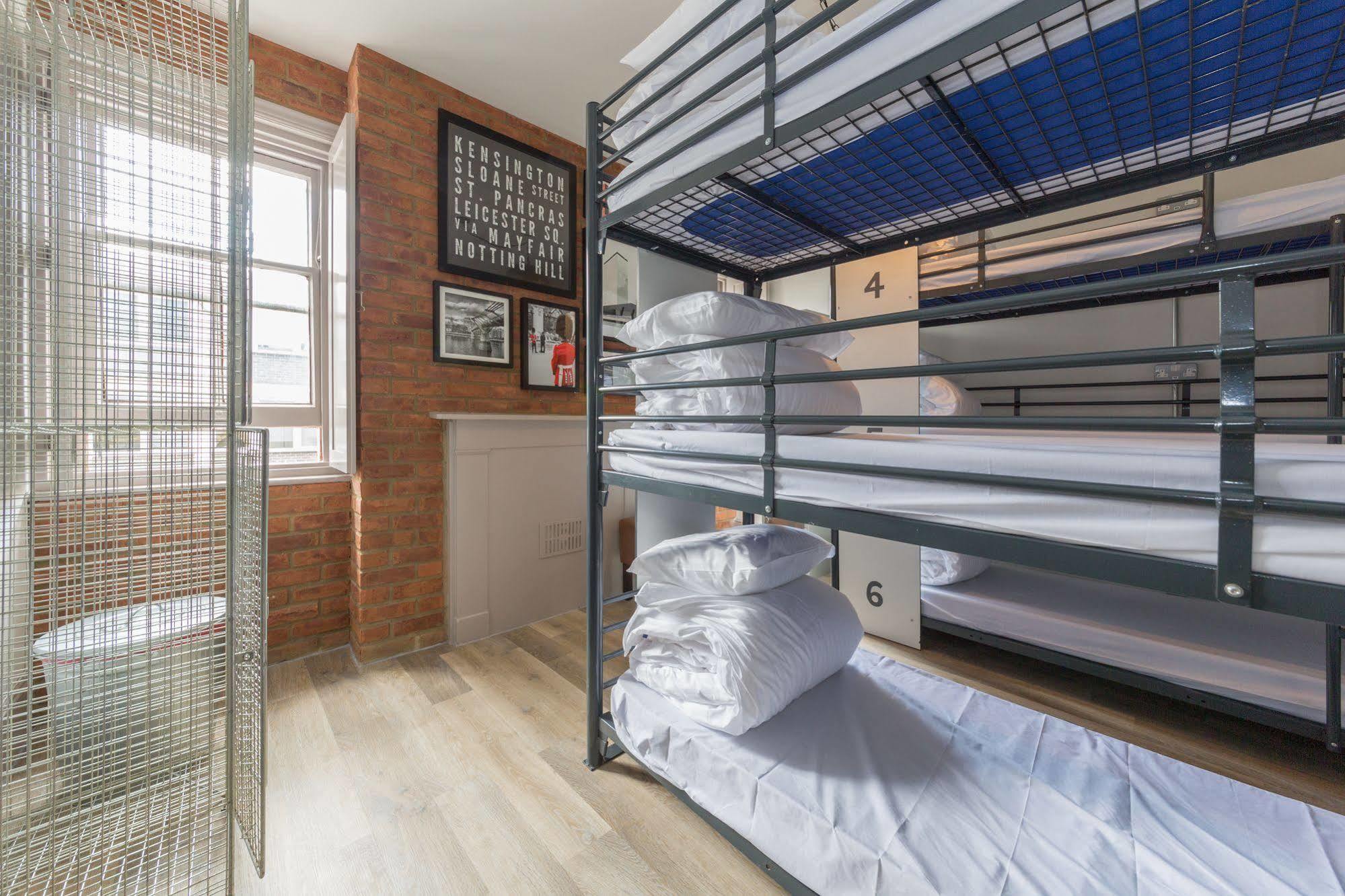 Publove @ The Man, Paddington Hostel Londen