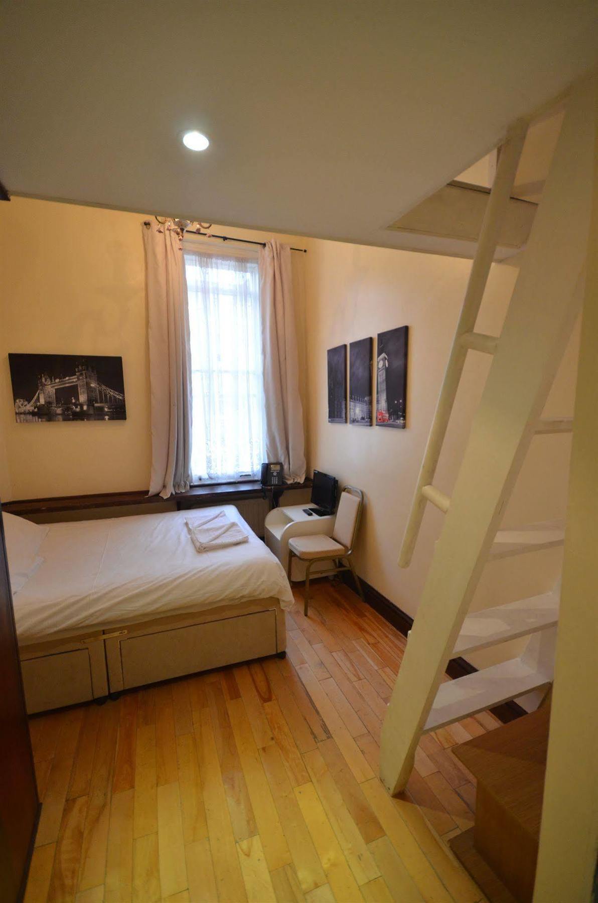 Aparthotel West Brompton 4*