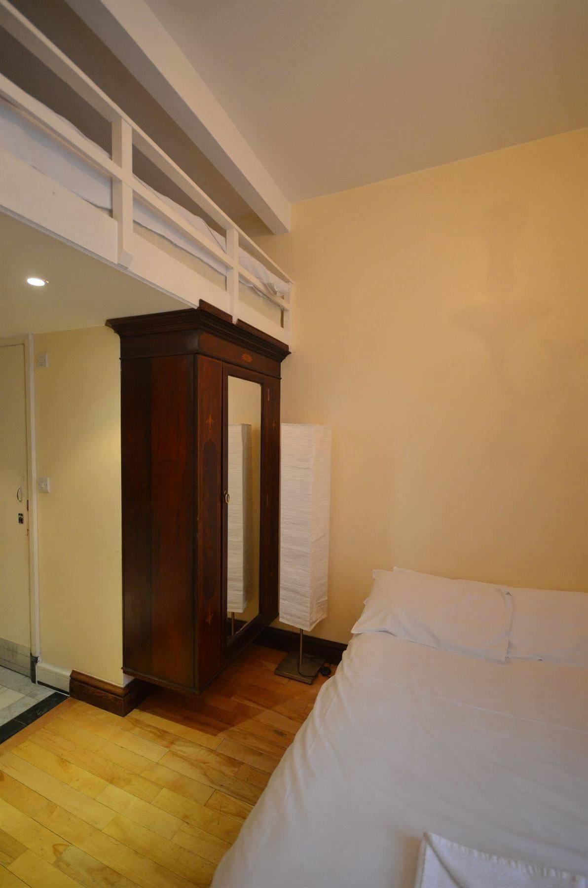 West Brompton Aparthotel