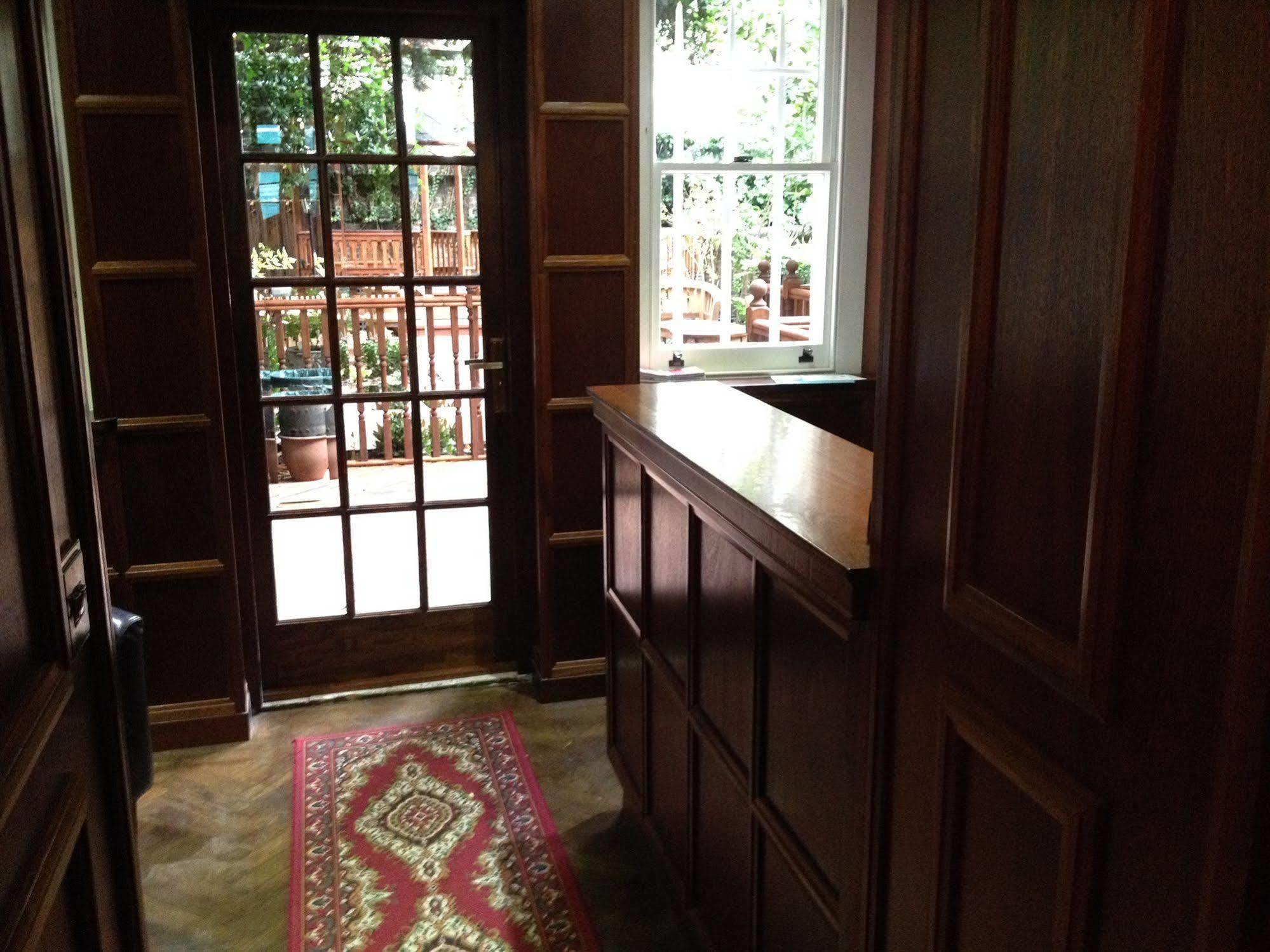 Regency House Gasthuis