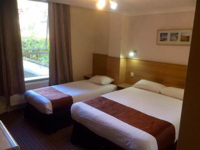 West Cromwell 2* London
