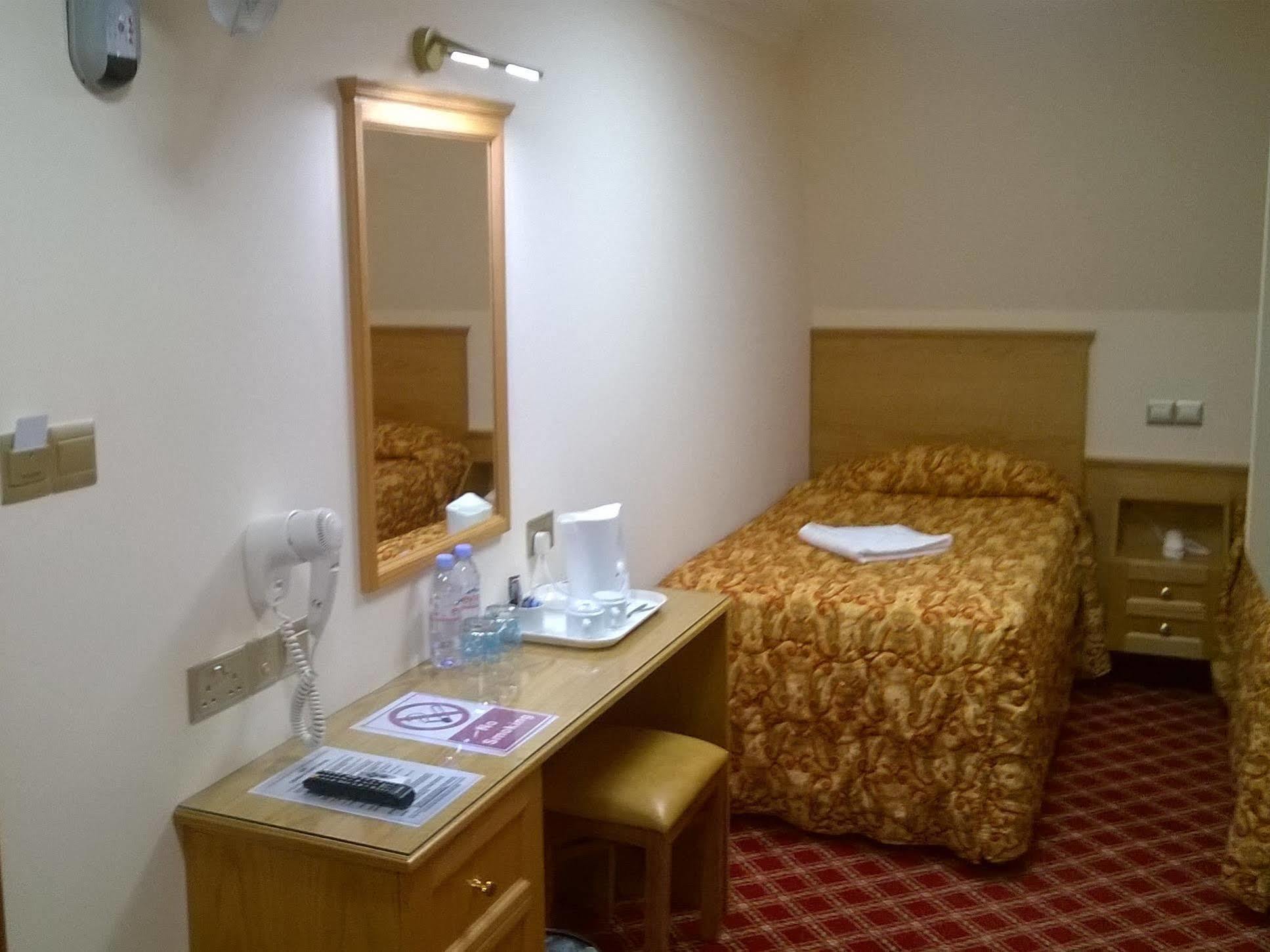 Hotel Leigham Court