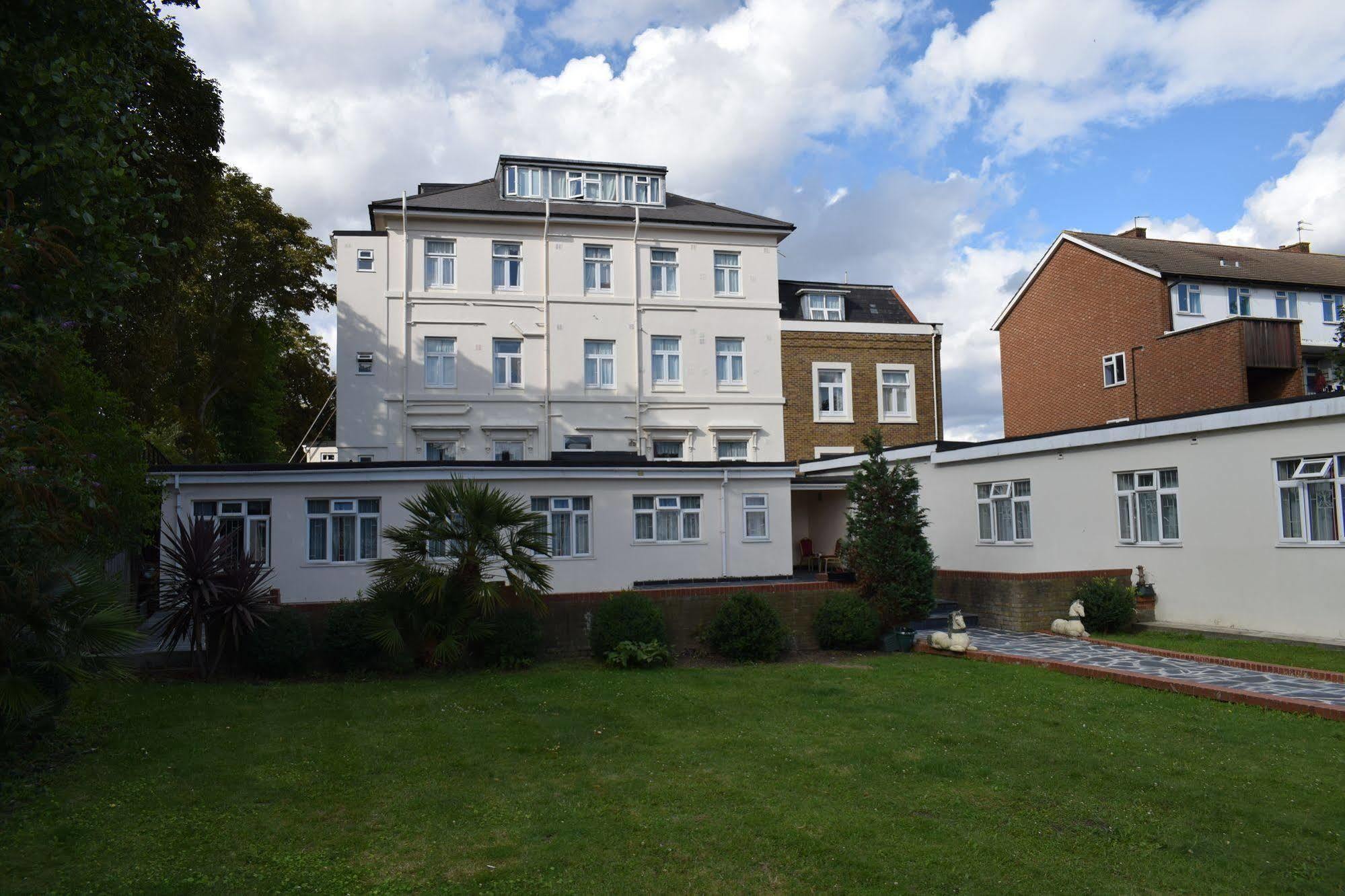 Leigham Court 2* London