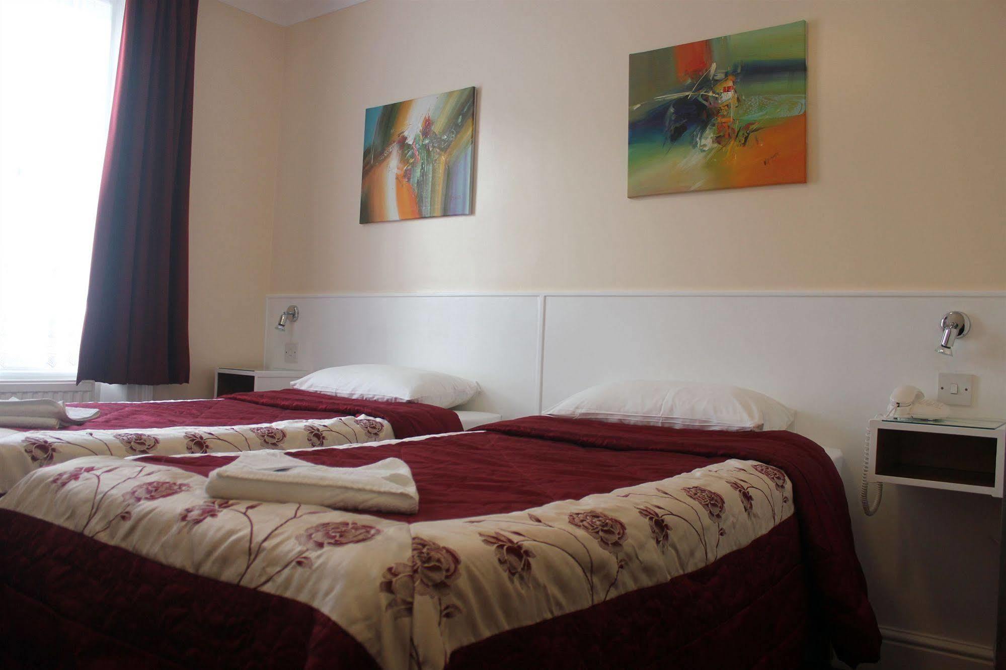 Melbourne House Hotel 3*