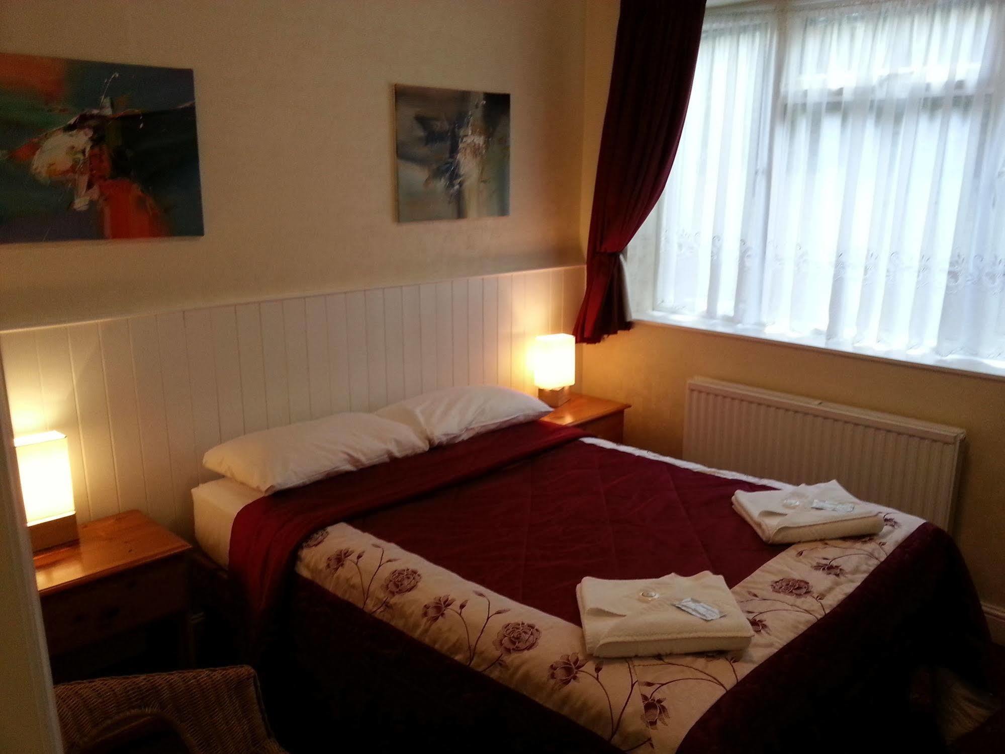 Melbourne House 3*