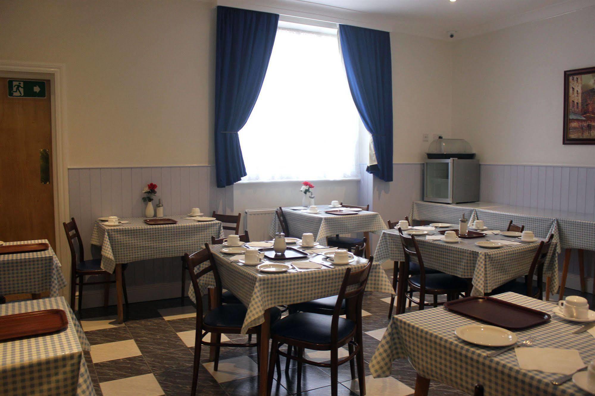 Melbourne House Hotel