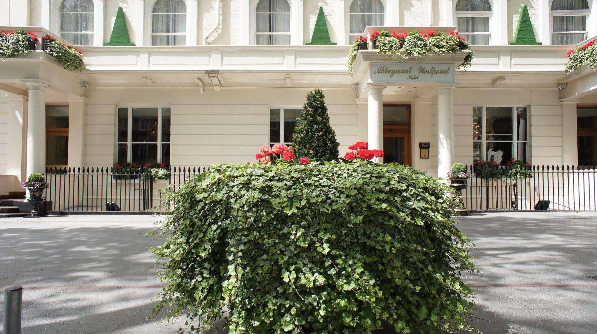 Westpoint Hotel 3*