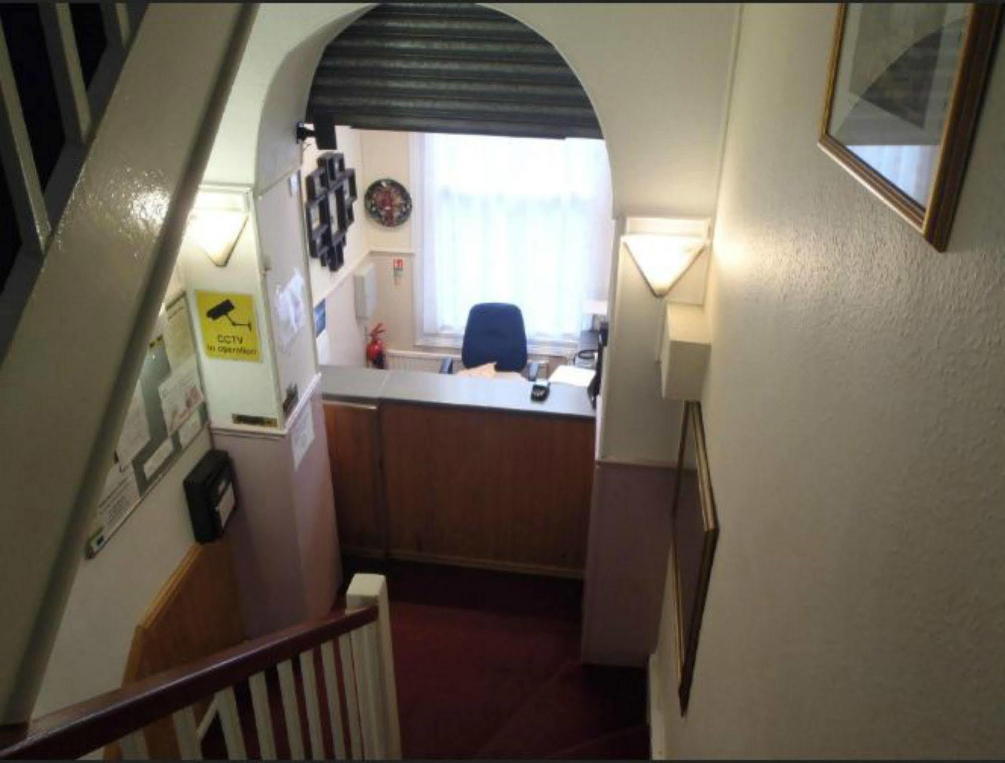 Hotel Boston Court 3*
