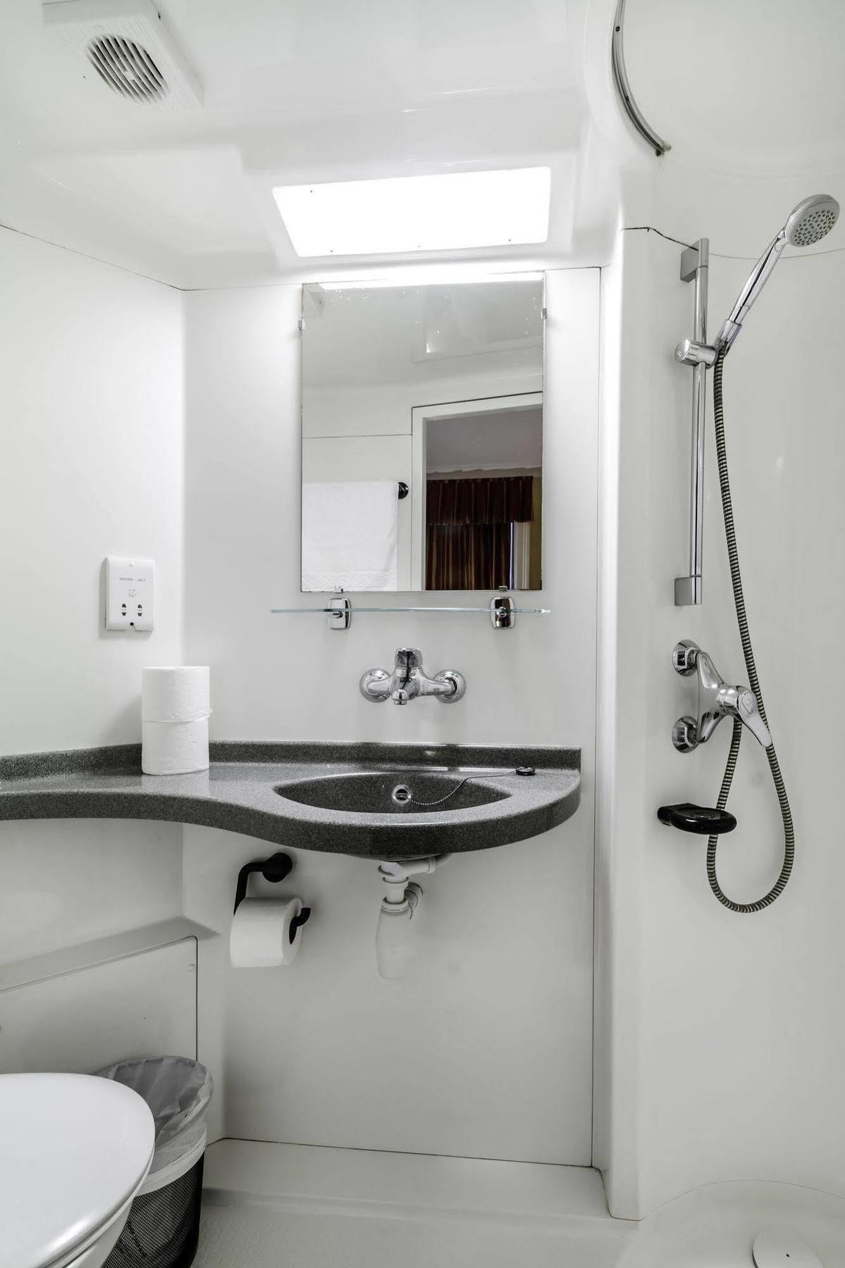 Hotel Tudor Court 3*