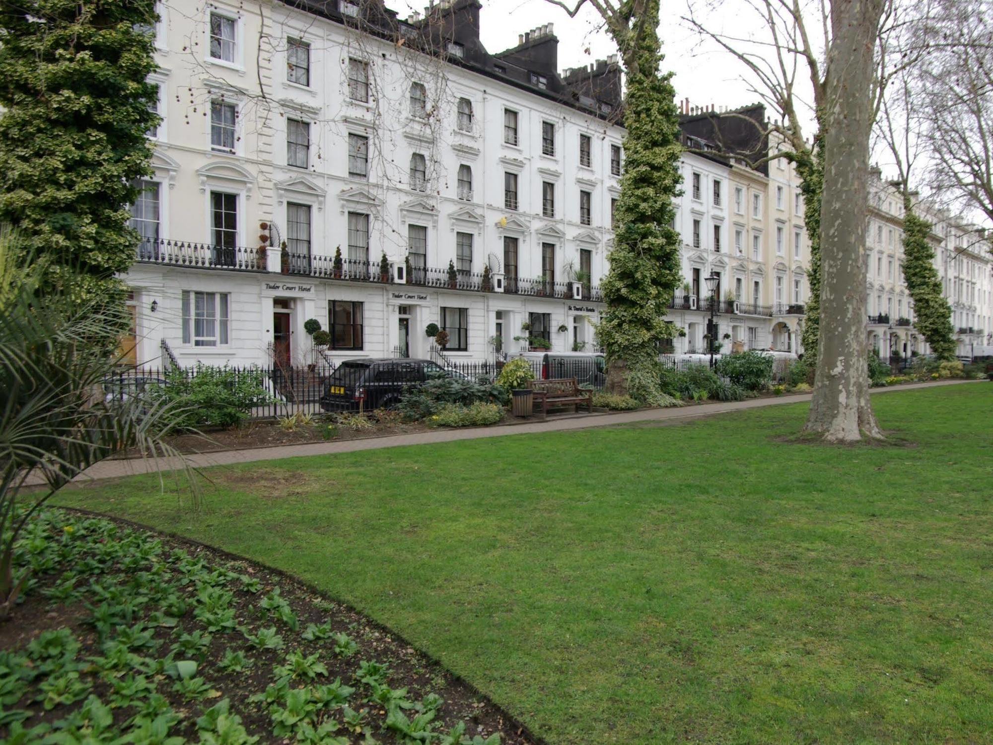 Hotel Tudor Court