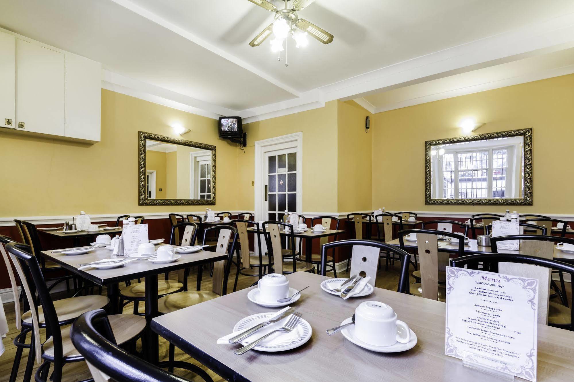 Hotel Tudor Court