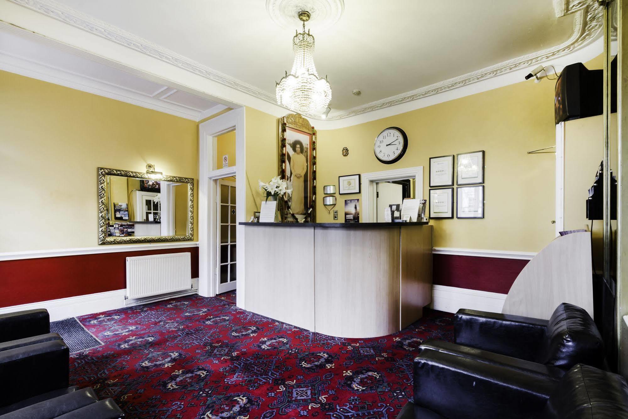 Tudor Court 3* London
