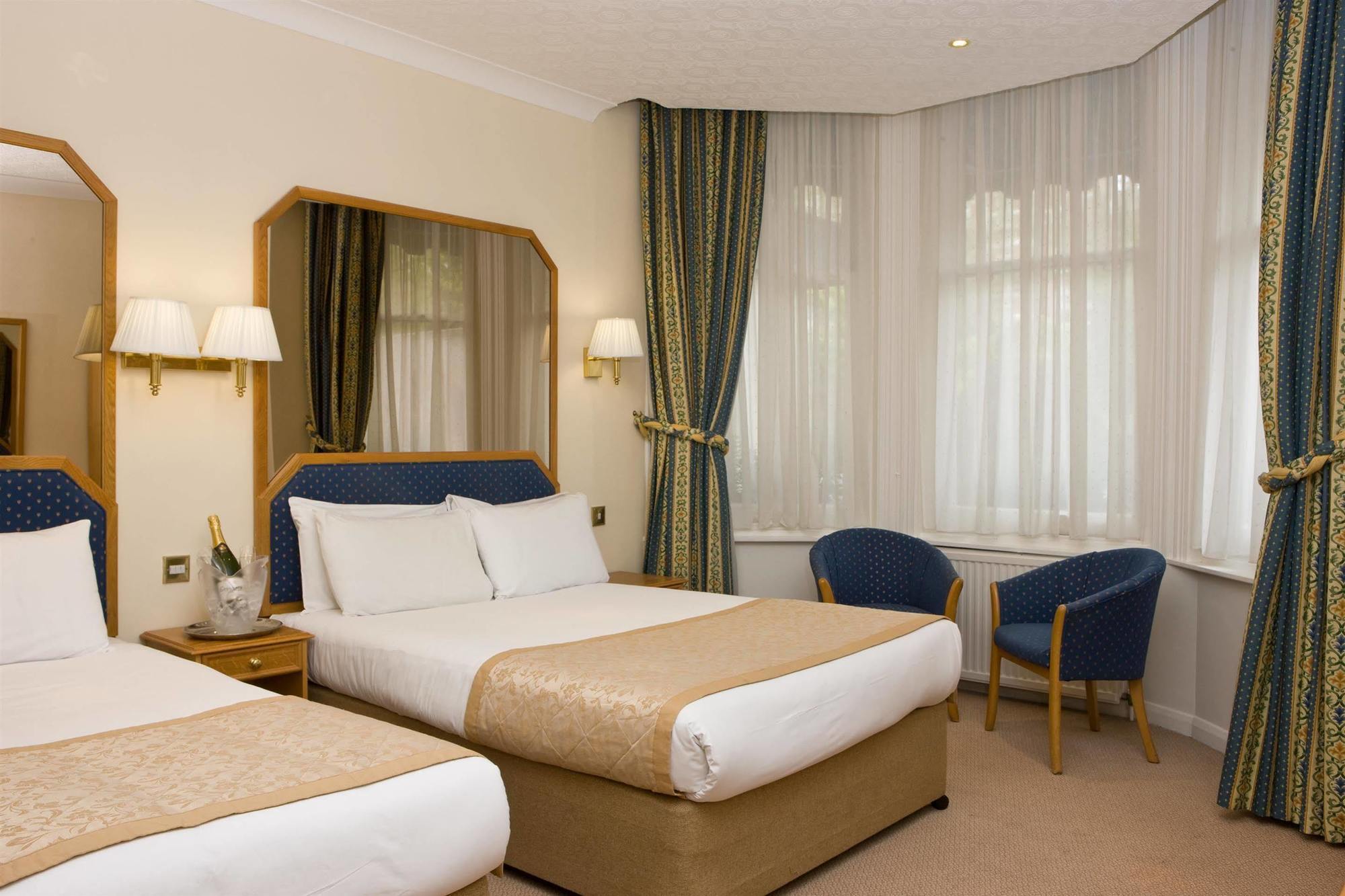 Western Burns Kensington Hotel 3*