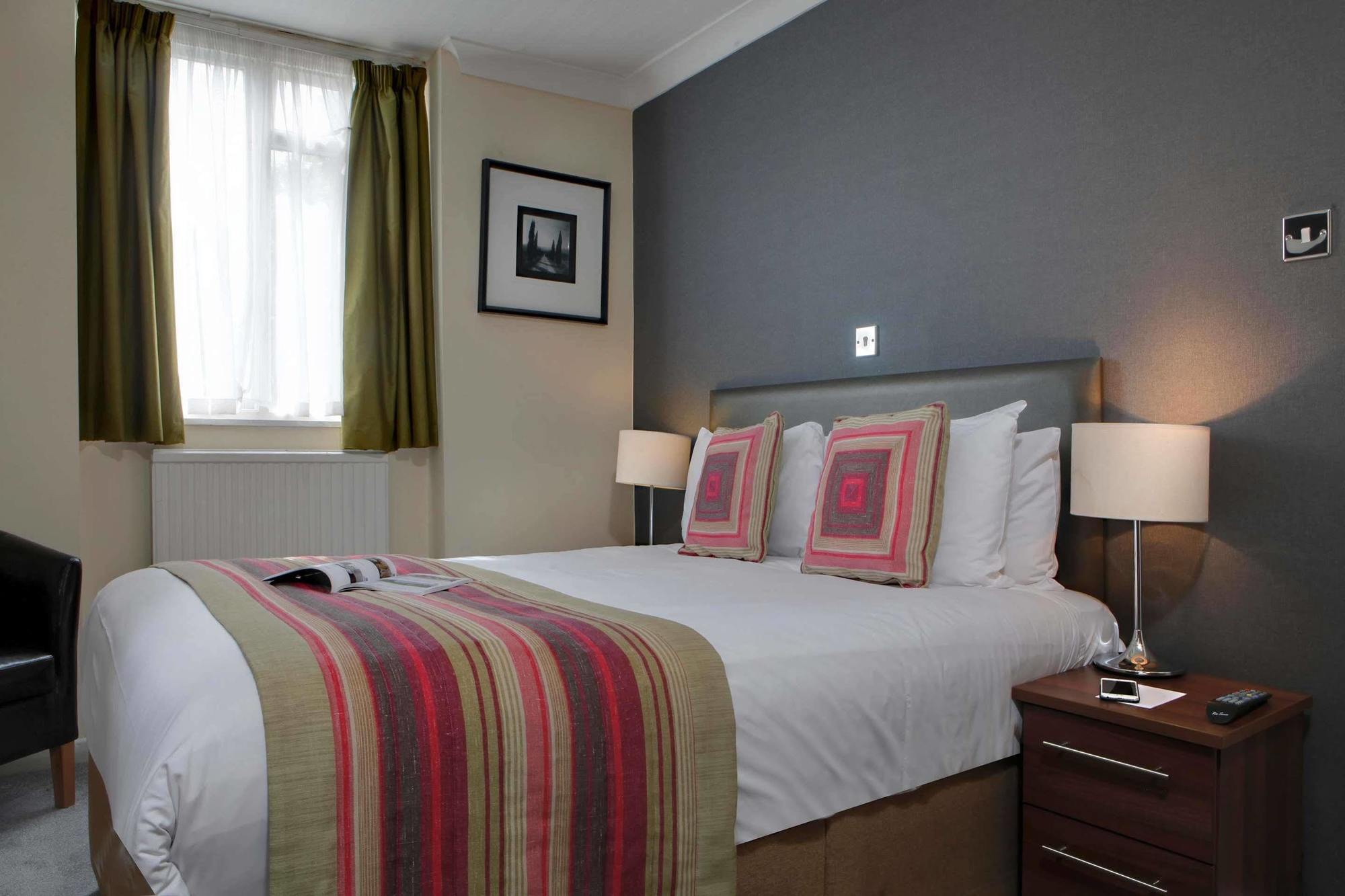 Hotel Western Burns Kensington London