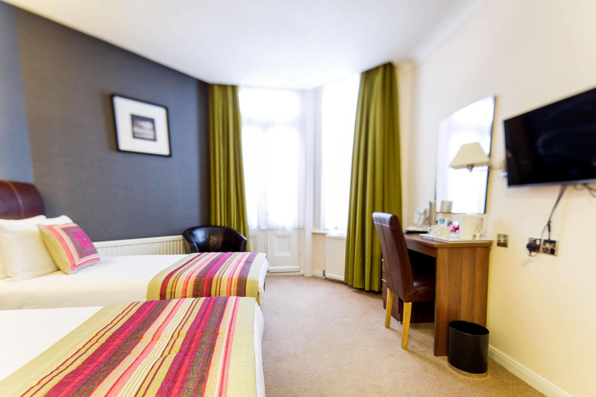 Western Burns Kensington Hotel