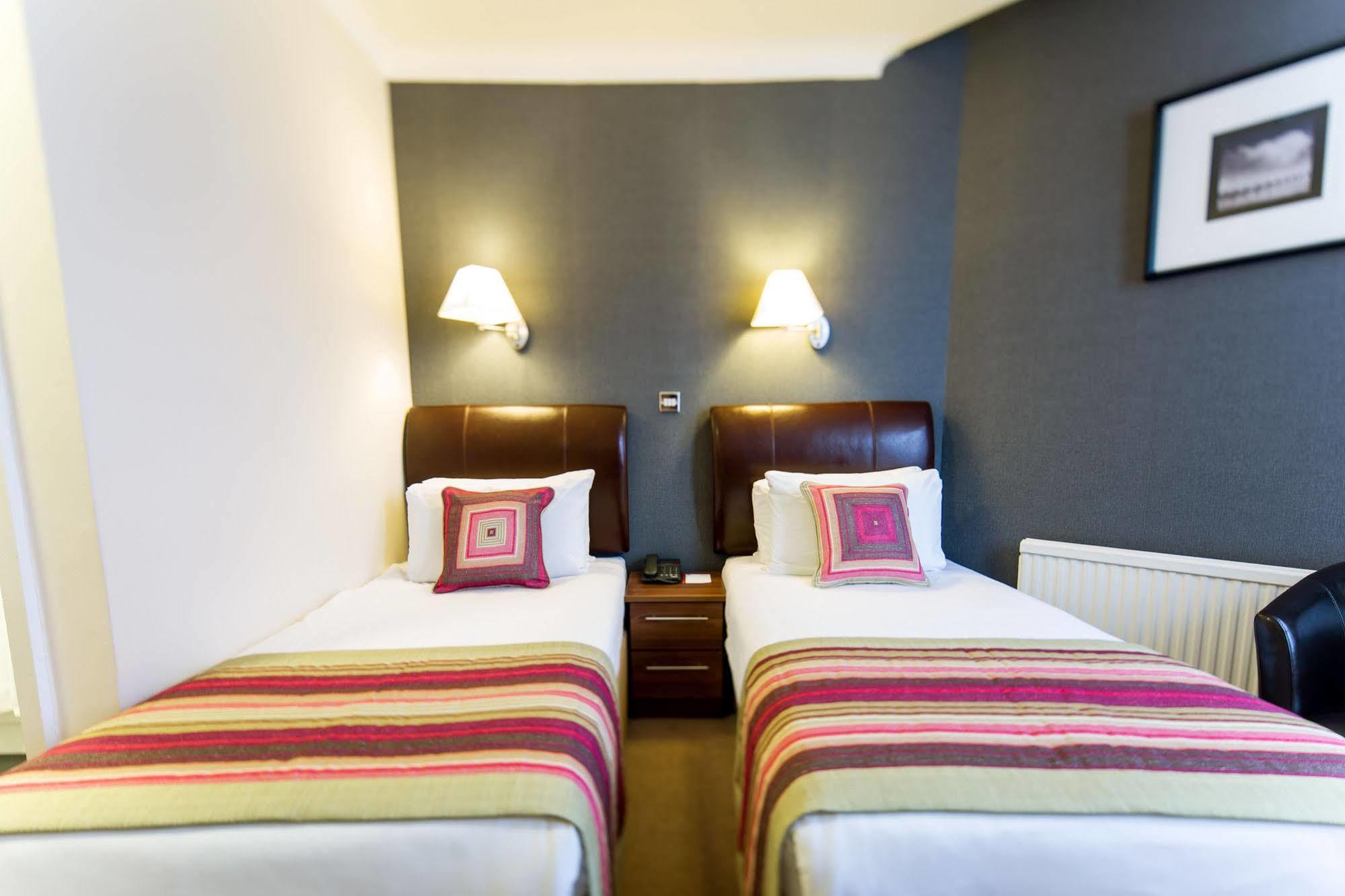 Western Burns Kensington Hotel 3*