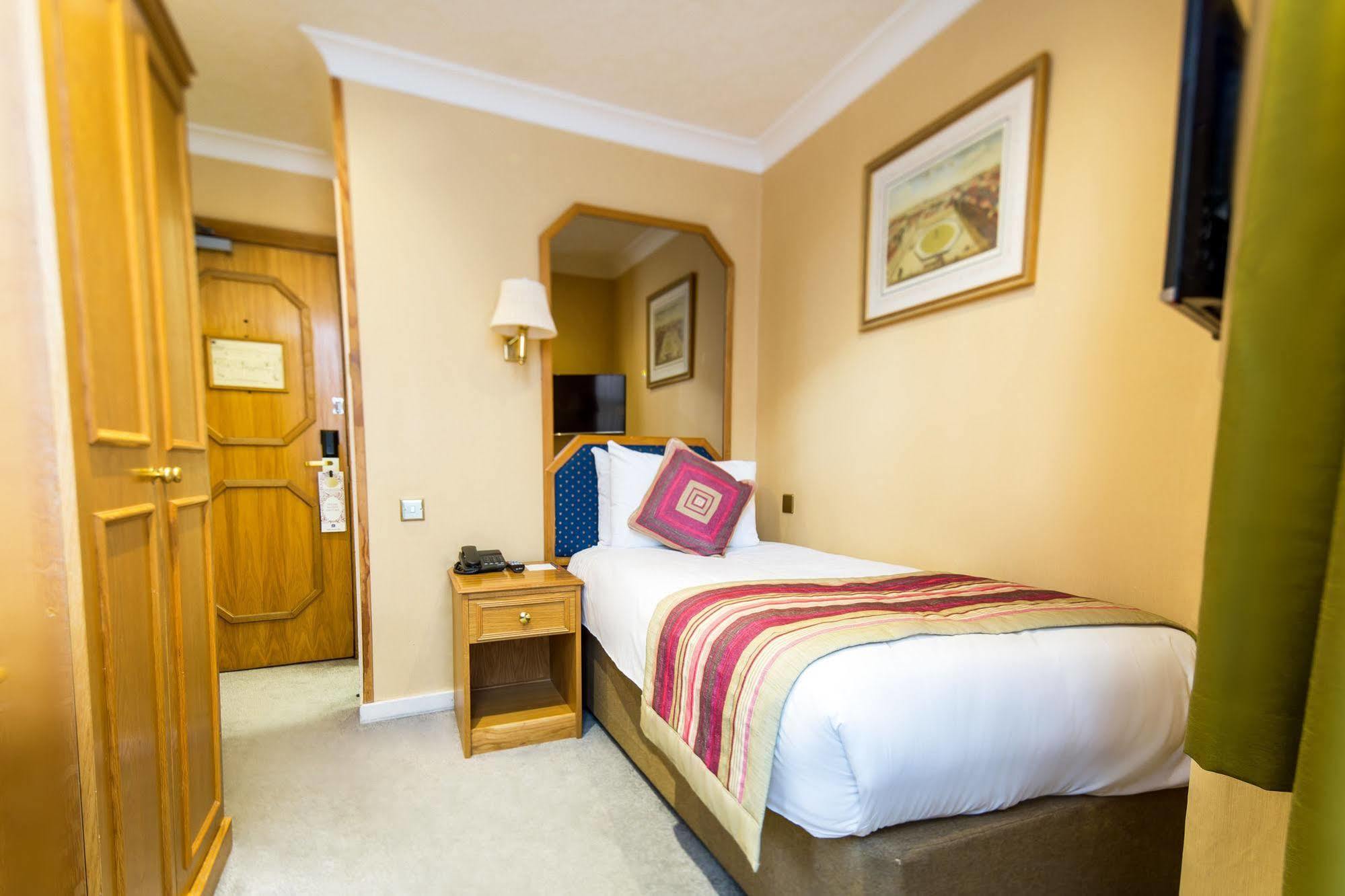 Western Burns Kensington Hotel London