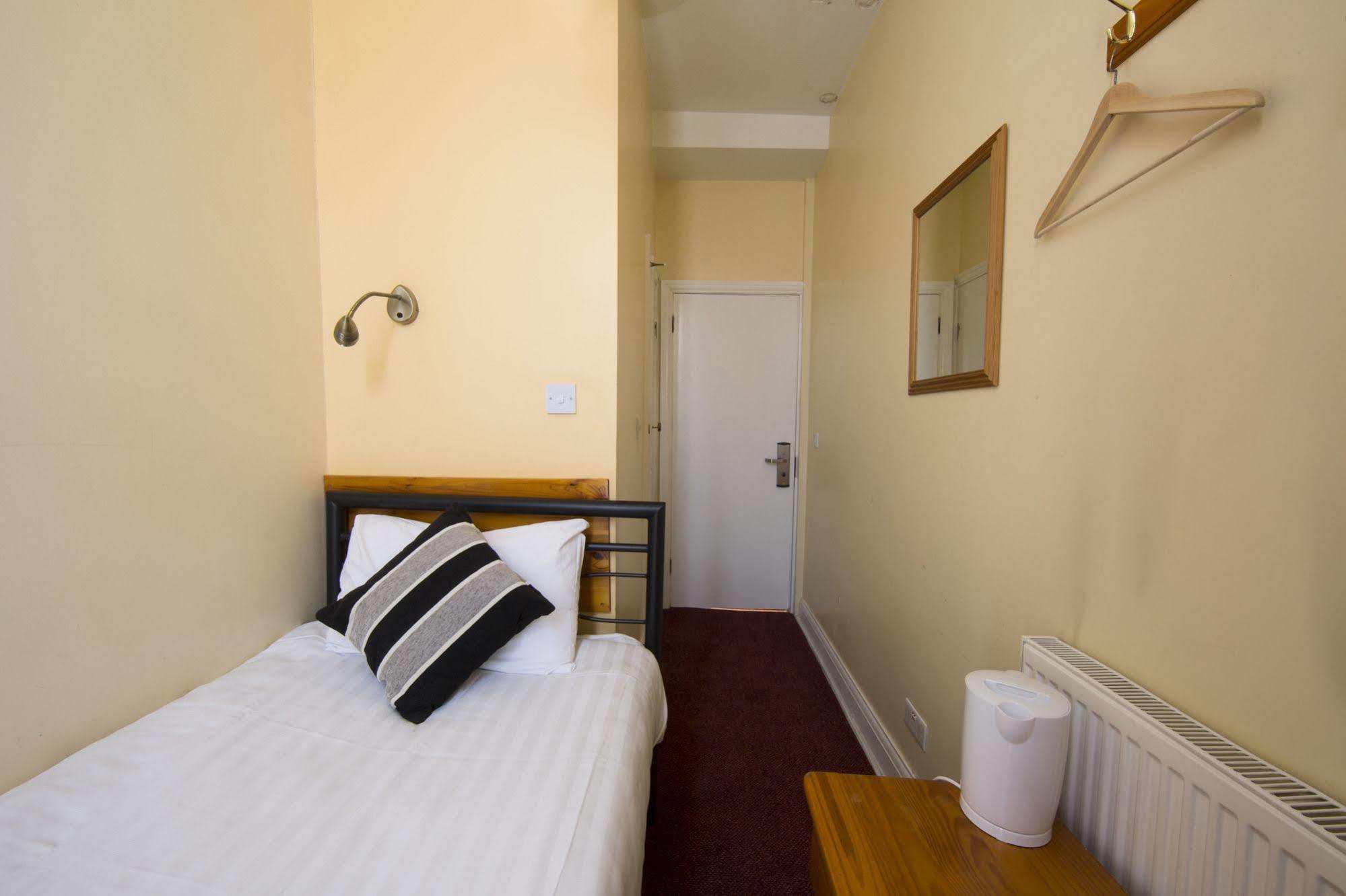 Pensión Oyo Lifestyle Golden 3*