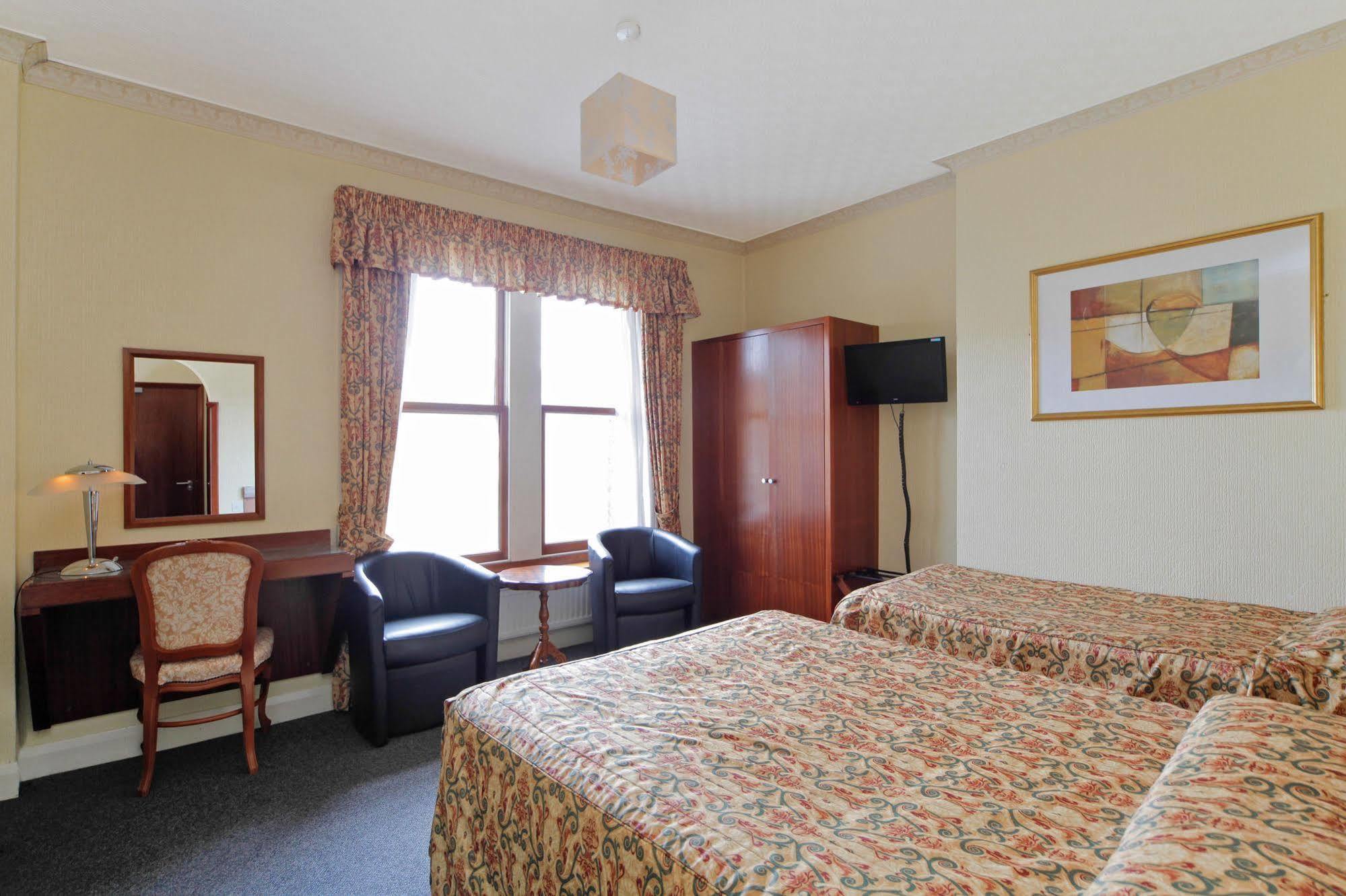 Visitors Aparthotel 2*